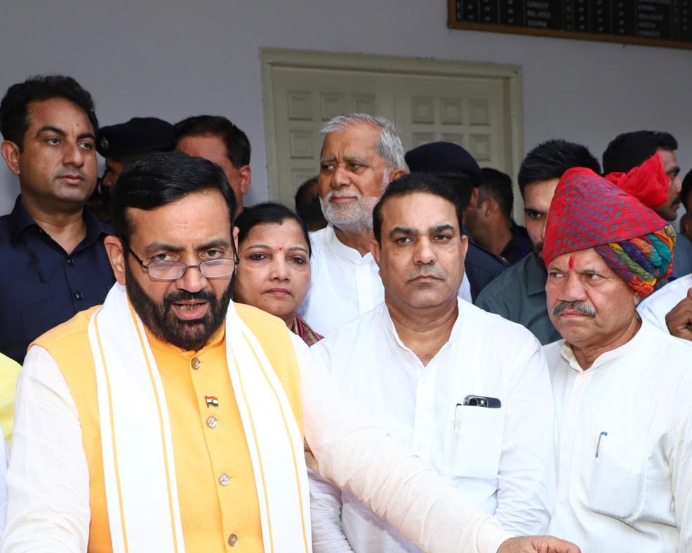 मुख्यमंत्री नायब सिंह सैनी का कांग्रेस पर करारा प्रहार: विकास न दिखे तो चश्मे का नंबर जांचें, विपक्ष को बताया किसान विरोधी